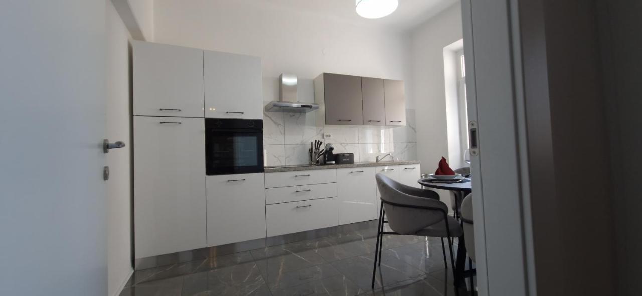 Mc Centar Apartman Apartment Pula Exterior photo